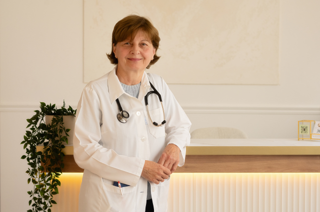 Dr. Sámóczi Marianna